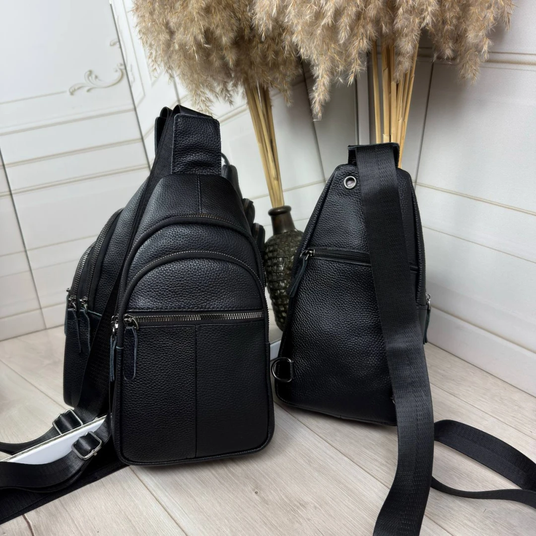 Чоловіча нагрудна сумка-слінг чорна з натуральної шкіри