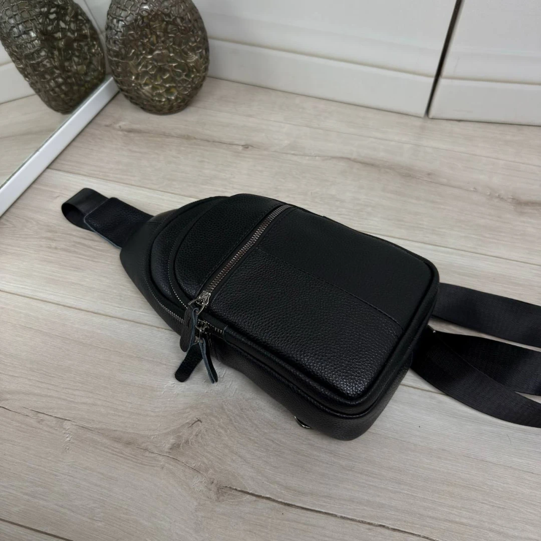 Чоловіча нагрудна сумка-слінг чорна з натуральної шкіри