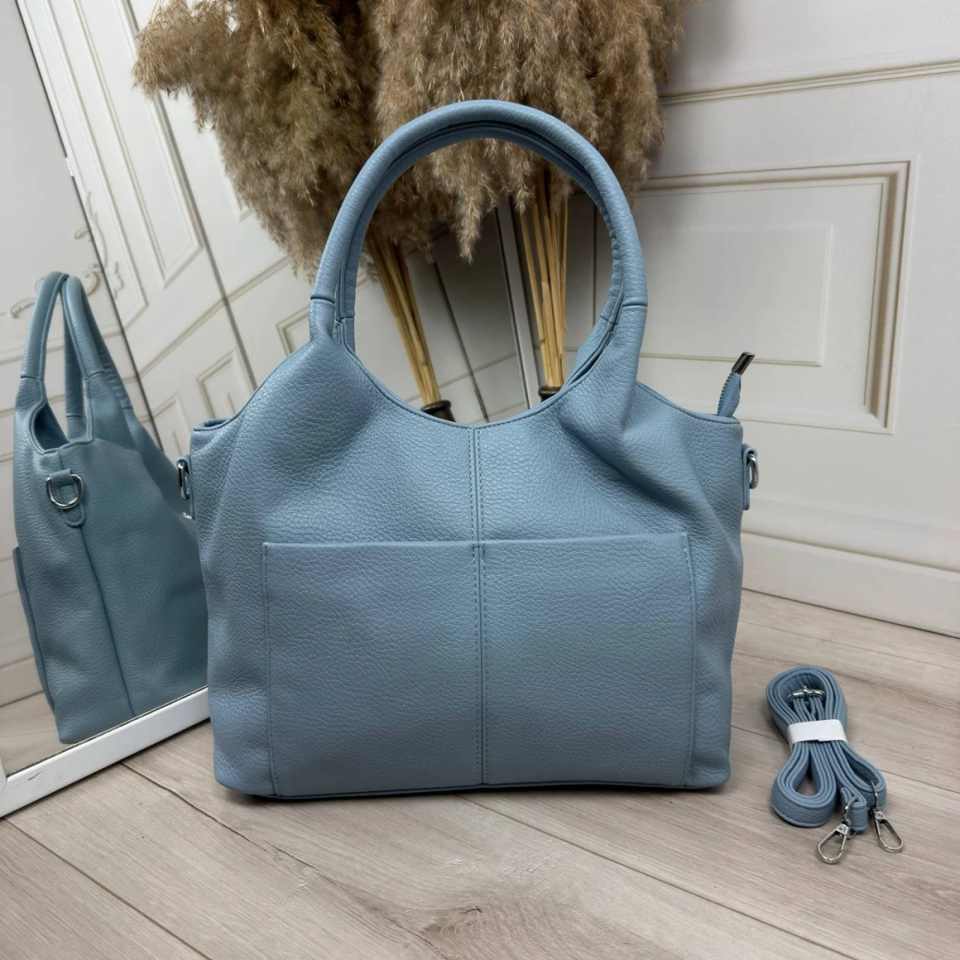 Блакитна жіноча сумка мішок А4 із м'якої екошкіри з довгим ременем