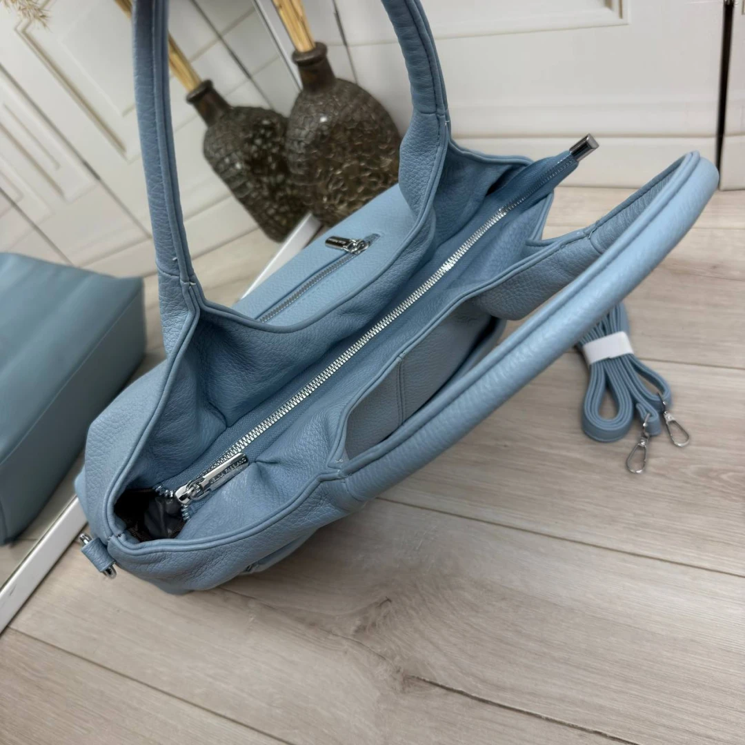 Блакитна жіноча сумка мішок А4 із м'якої екошкіри з довгим ременем