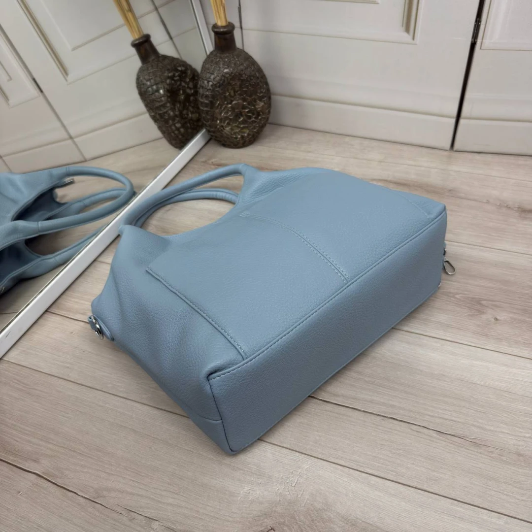 Блакитна жіноча сумка мішок А4 із м'якої екошкіри з довгим ременем