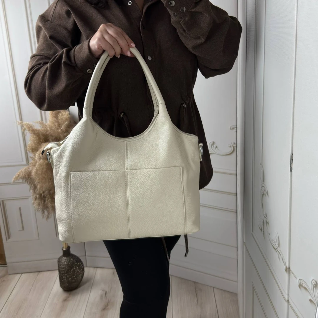 Молочна жіноча сумка мішок А4 з м'якої екошкіри на плече