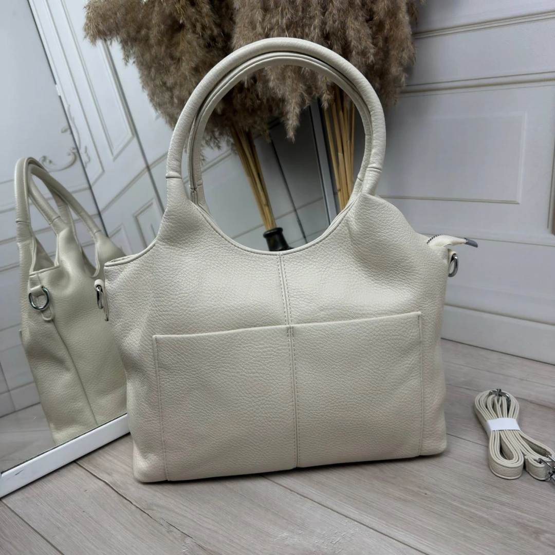 Молочна жіноча сумка мішок А4 з м'якої екошкіри на плече