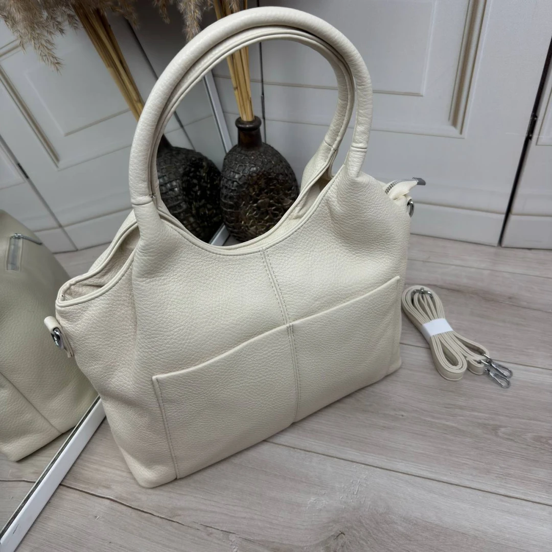 Молочна жіноча сумка мішок А4 з м'якої екошкіри на плече