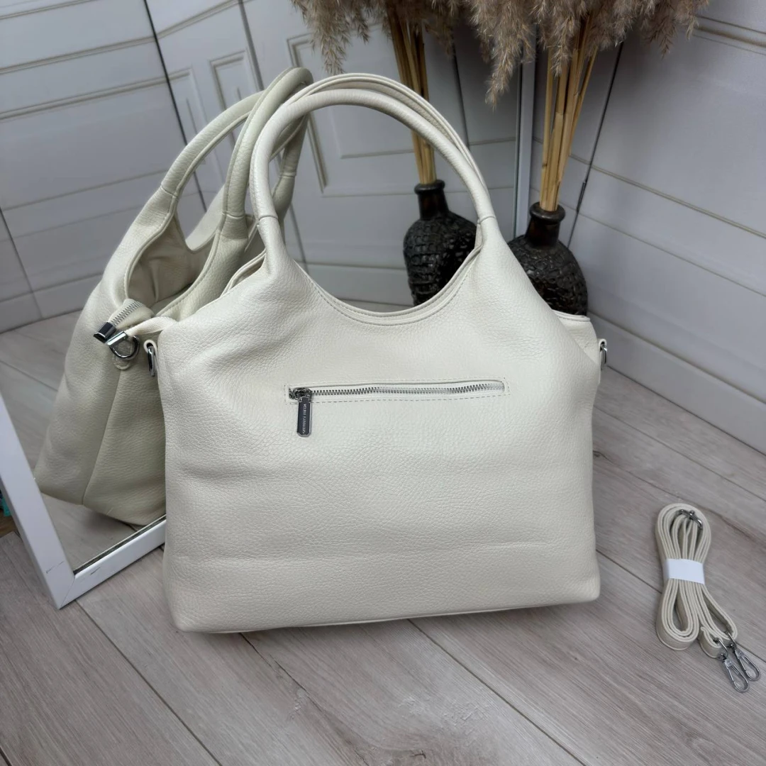 Молочна жіноча сумка мішок А4 з м'якої екошкіри на плече