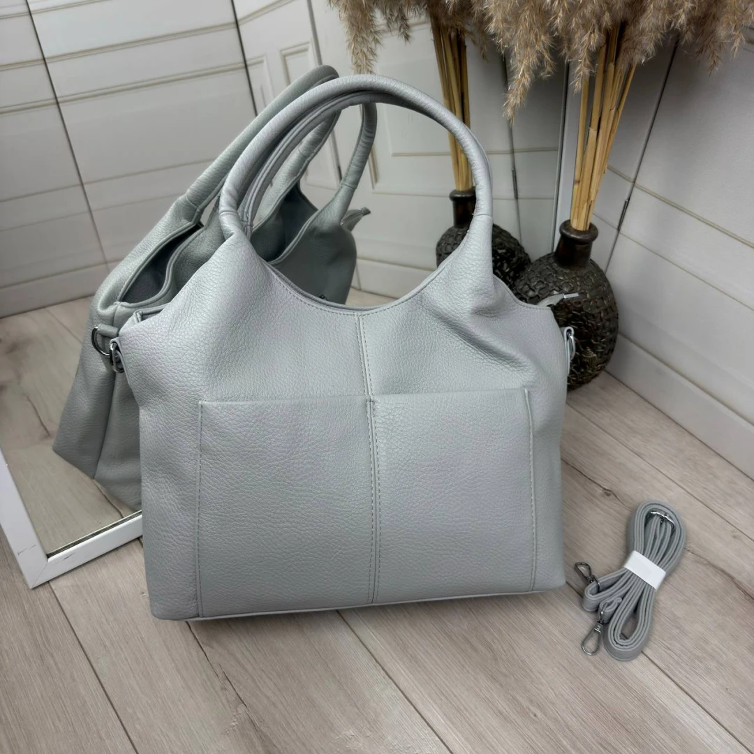 Сіра жіноча сумка мішок А4 з екошкіри — містка модель з ременем
