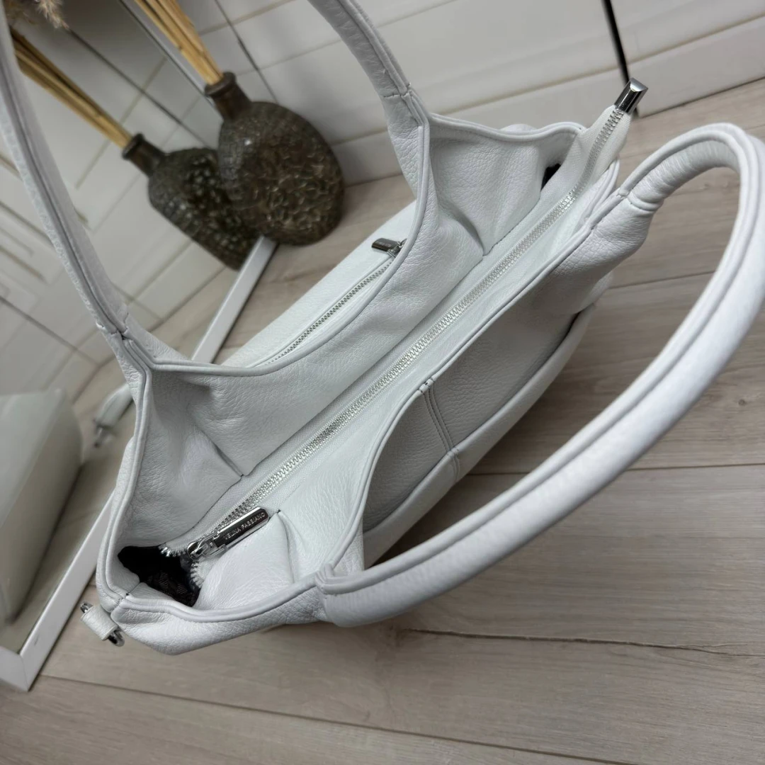 Біла жіноча сумка мішок А4 із екошкіри — стильний шоппер на плече