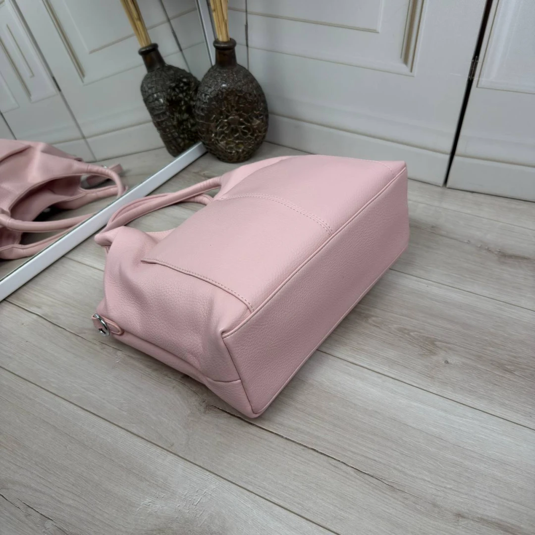 Пудрова жіноча сумка мішок А4 із м'якої екошкіри — ніжність та простір