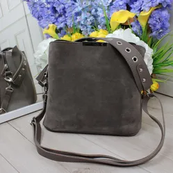 Жіноча сумка класична з трьома відділенням