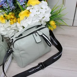 Жіноча сумка фісташка крос-боді світла для літа