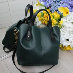 Жіноча сумка зелена класична