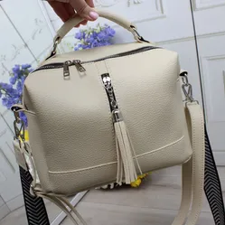 Бежева сумка крос-боді практична для щодня