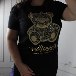 Жіноча чорна футболка з принтом 