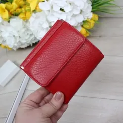 Компактний червоний гаманець