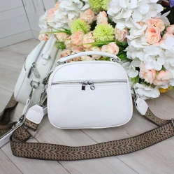 Жіноча біла сумка