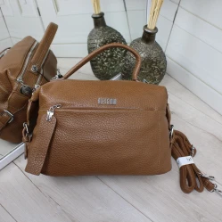 коричневий