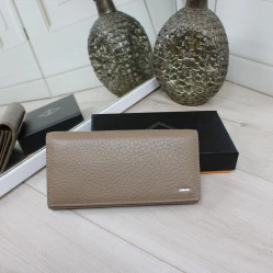Жіночий шкіряний гаманець