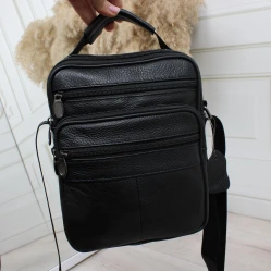 Чоловіча чорна сумка через плече