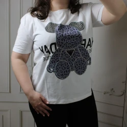 Біла жіноча футболка