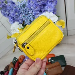 Жіночий гаманець для подорожей жовтий