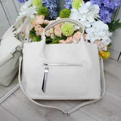 Молочна жіноча сумка для мами: практична 