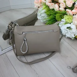 Жіноча сумка крос-боді беж — класика