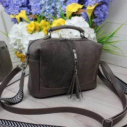 Сумка крос-боді кольору капучіно 