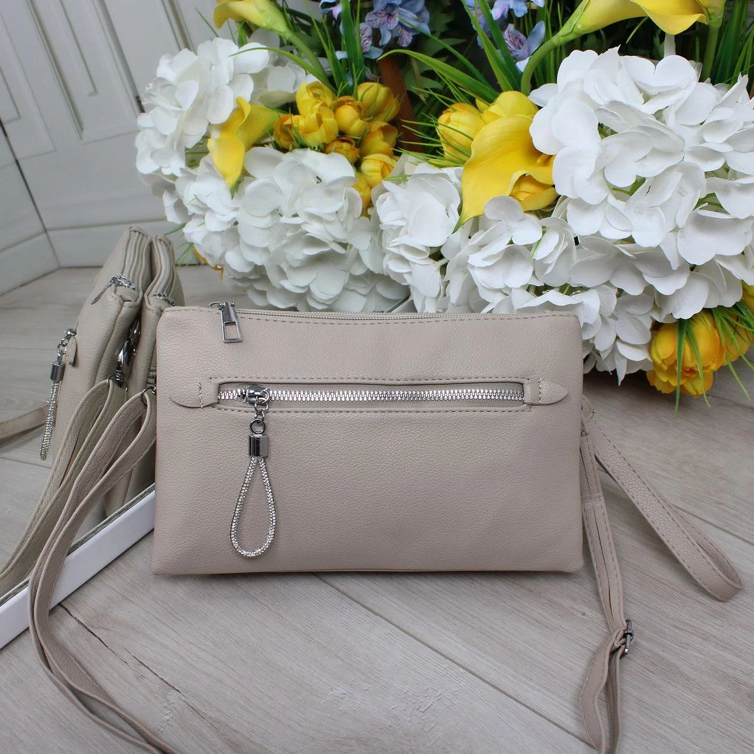 Жіноча сумка крос-боді беж для подорожей з регульованим ремінцем