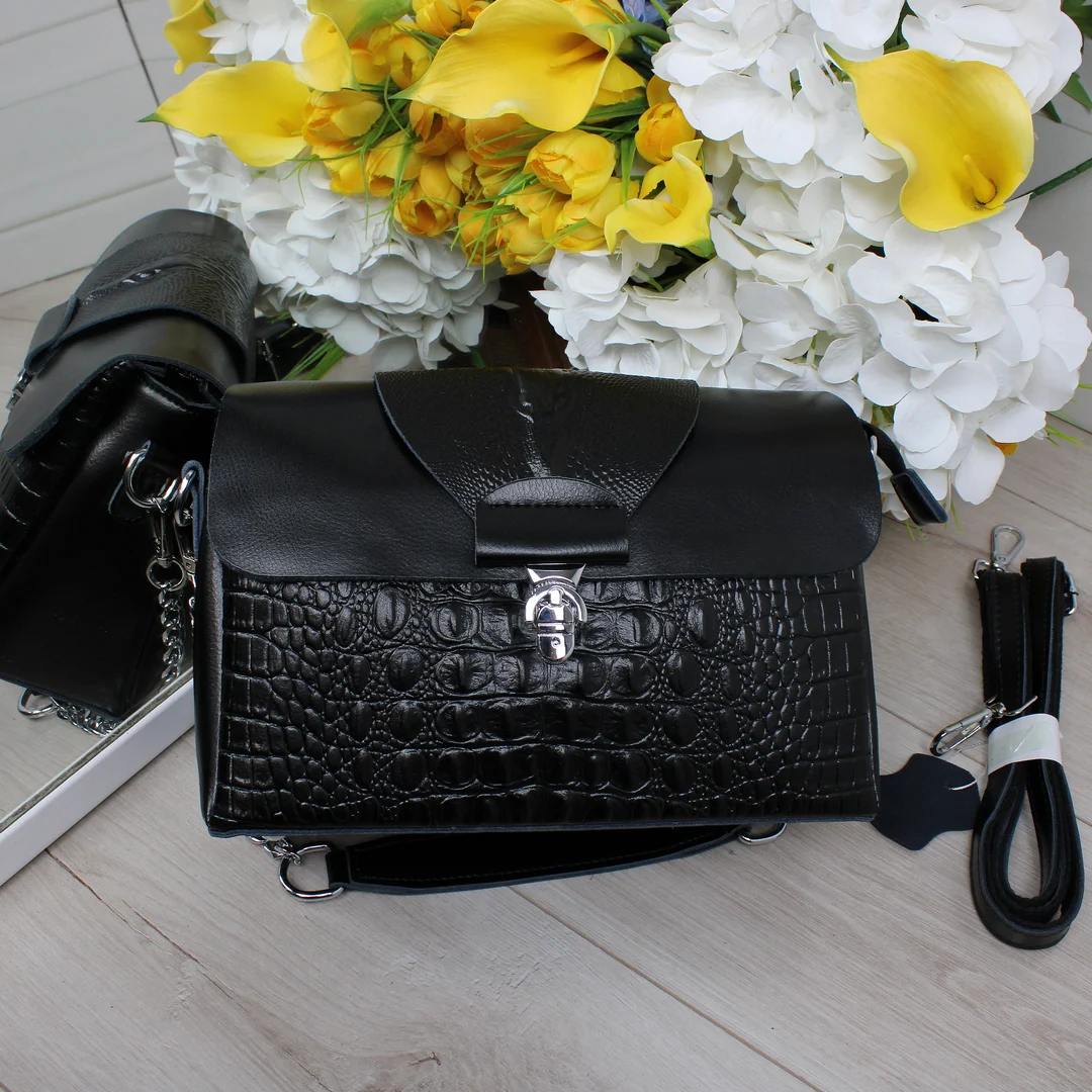 Стильна чорна сумка крос-боді з еко-шкіри для ділових зустрічей