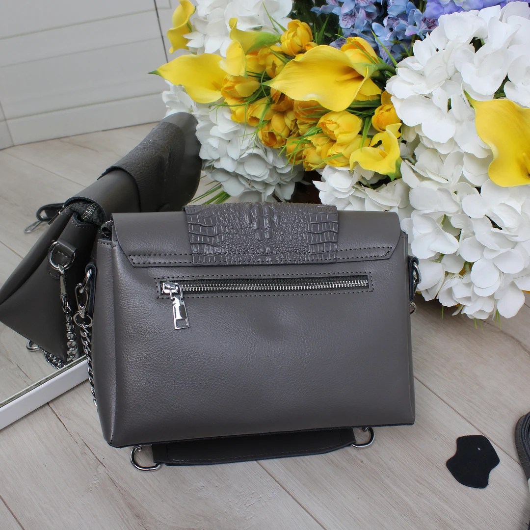 Ергономічна сумка крос-боді графітового кольору для подорожуючих