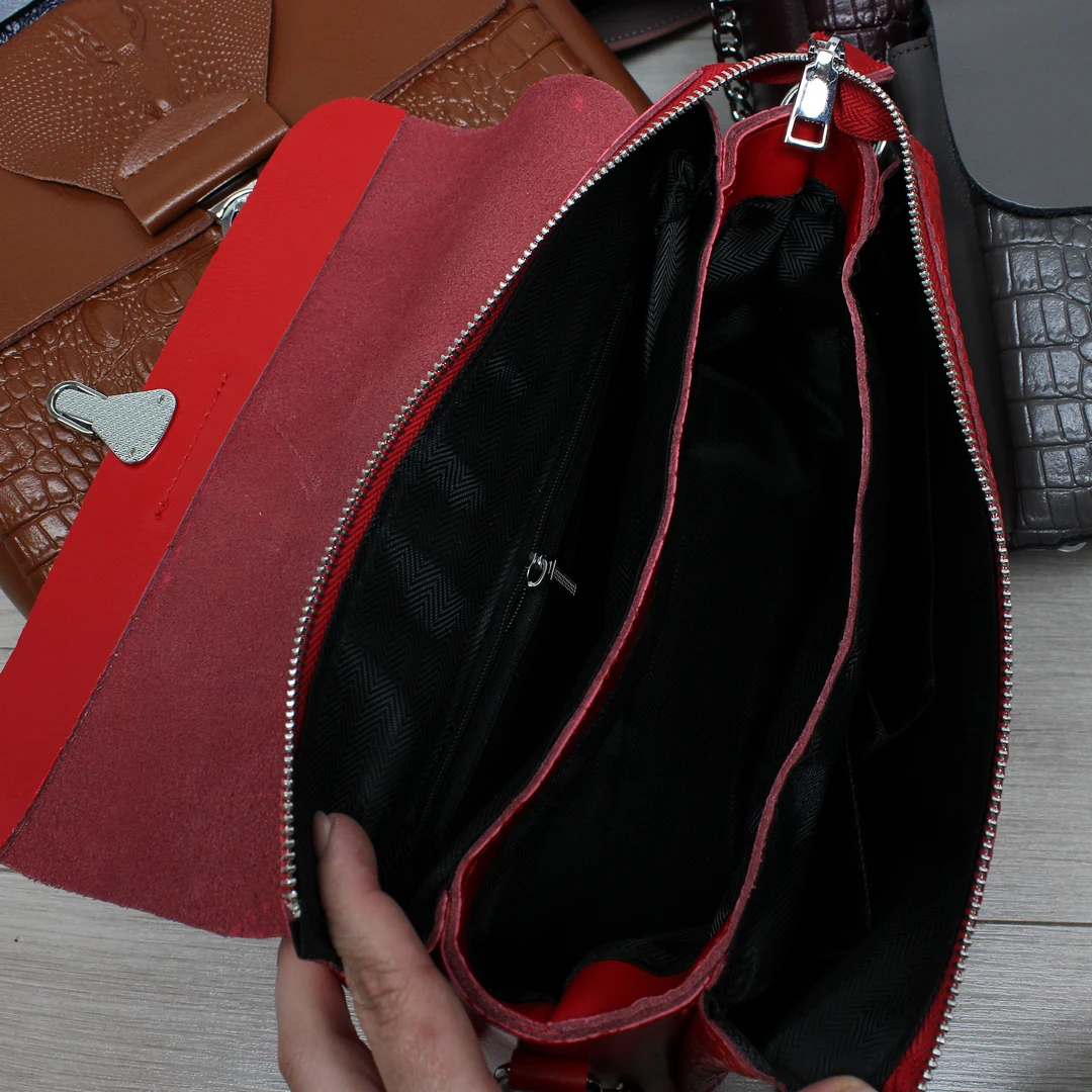 Жіноча крос-боді червоного кольору для фанаток спорту/фітнесу