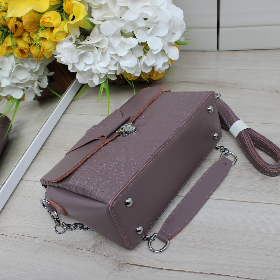 Мініатюрна сумка крос-боді кольору пудра з регульованими ремінцями