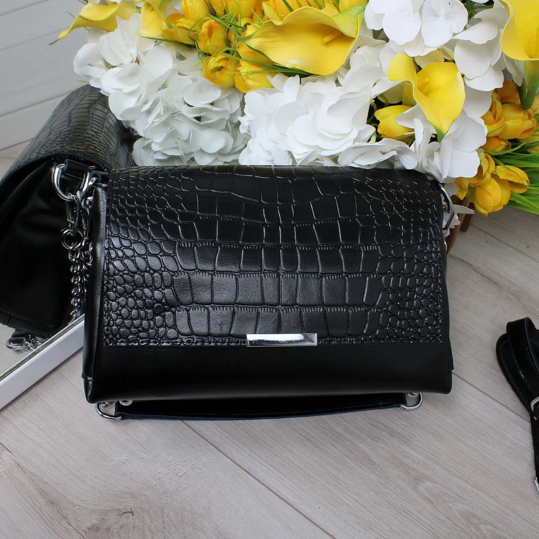 Елегантна чорна сумка крос-боді зі шкіри для ділової жінки