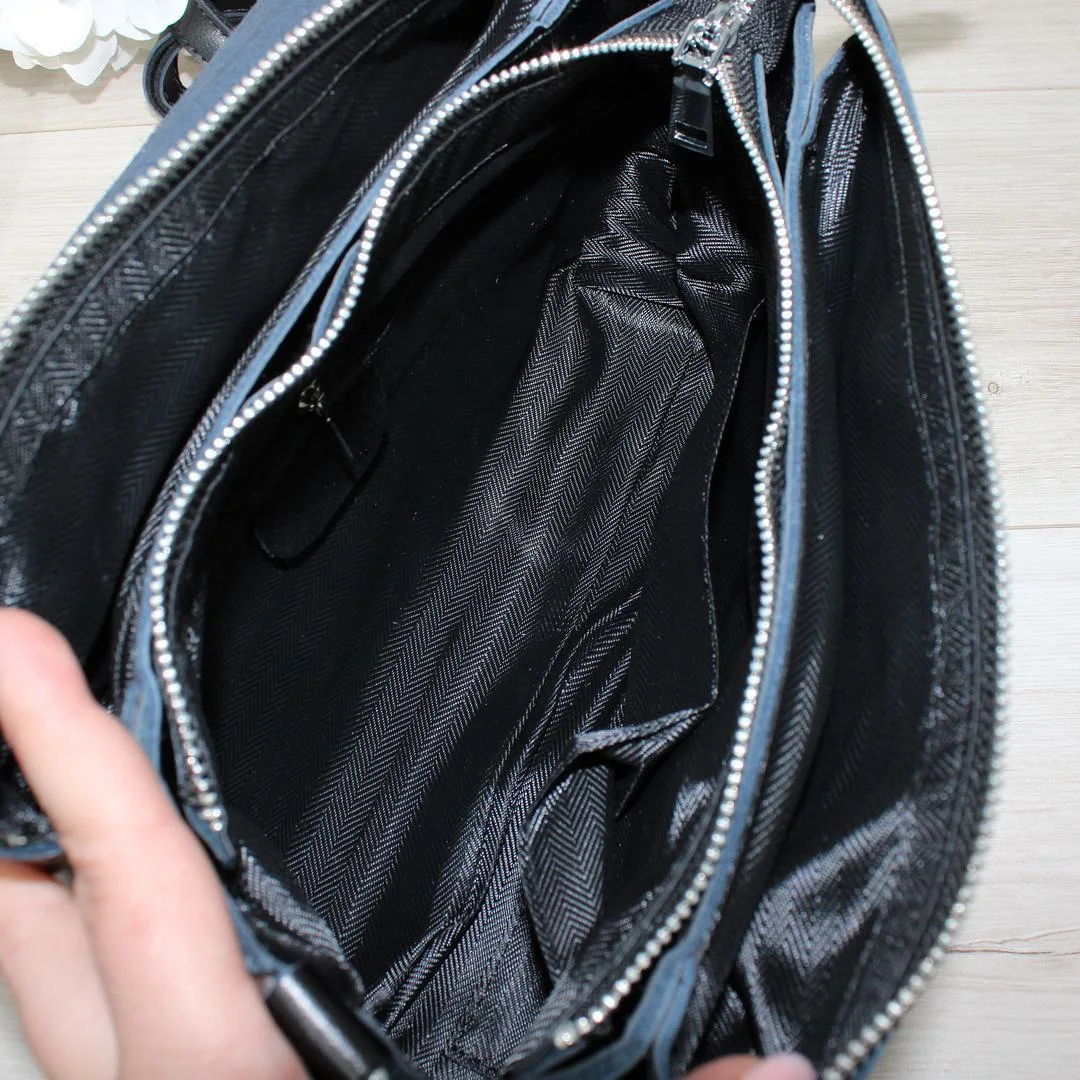 Елегантна чорна сумка крос-боді зі шкіри для ділової жінки