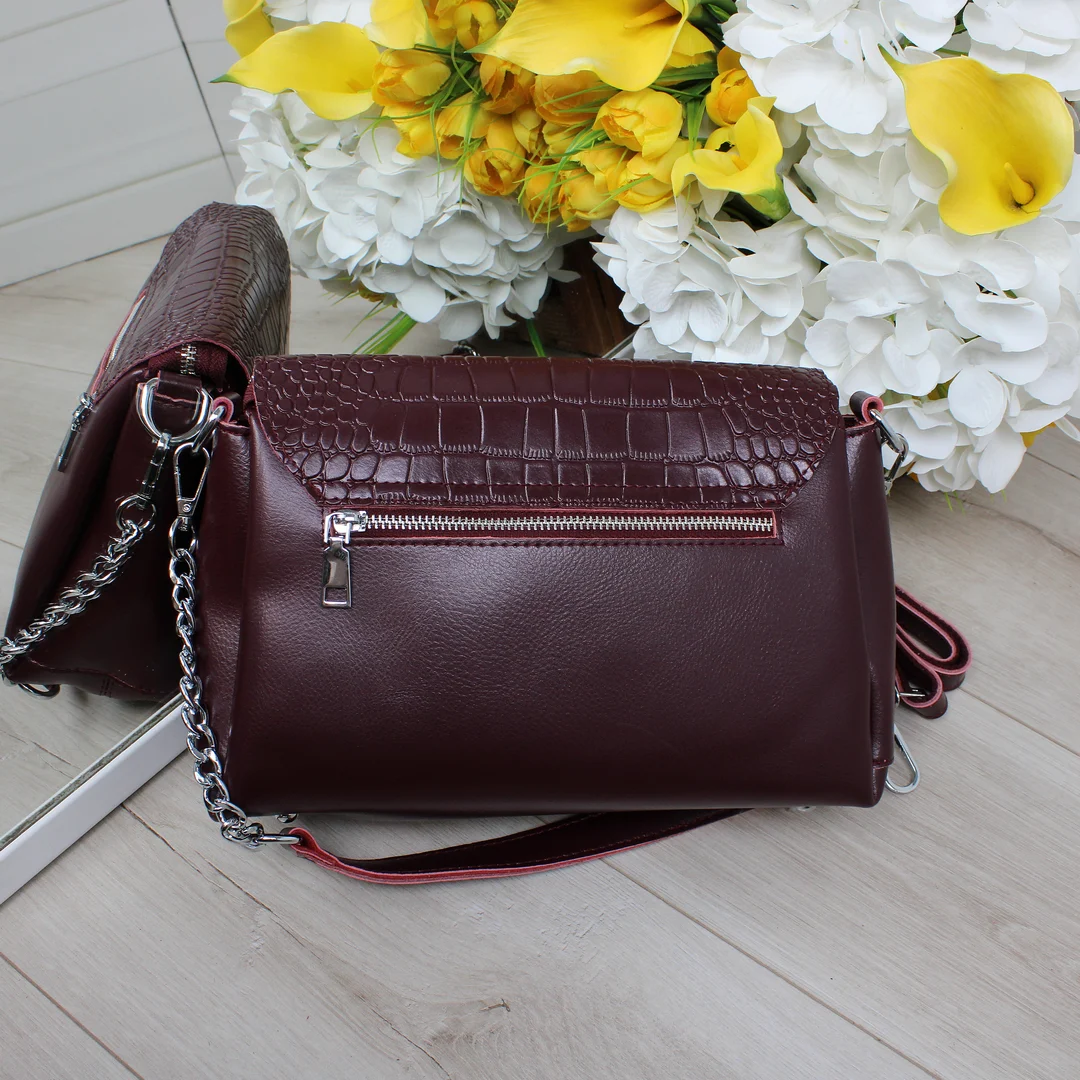 Вишукана сумка крос-боді бордо з натуральної шкіри для особливих подій