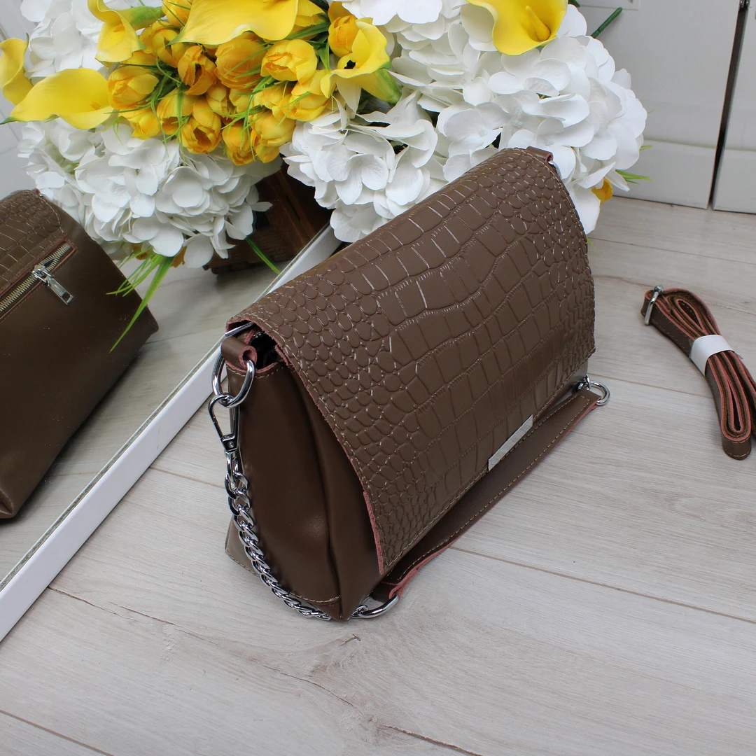 Жіноча сумка крос-боді кольору капучіно зі шкіри для мам