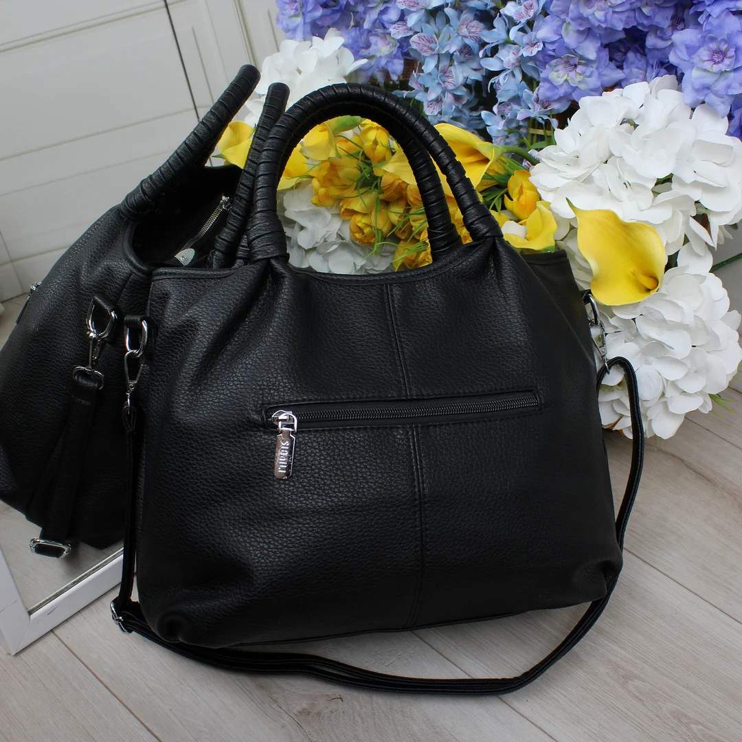 Жіноча сумка-мішок чорна з еко-шкіри для документів та ноутбука