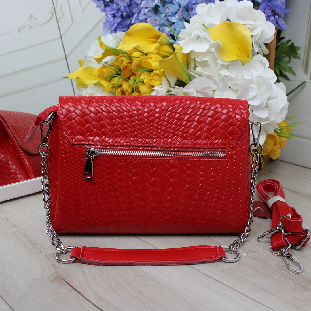 Жіноча червона сумка крос-боді для сміливих та яскравих
