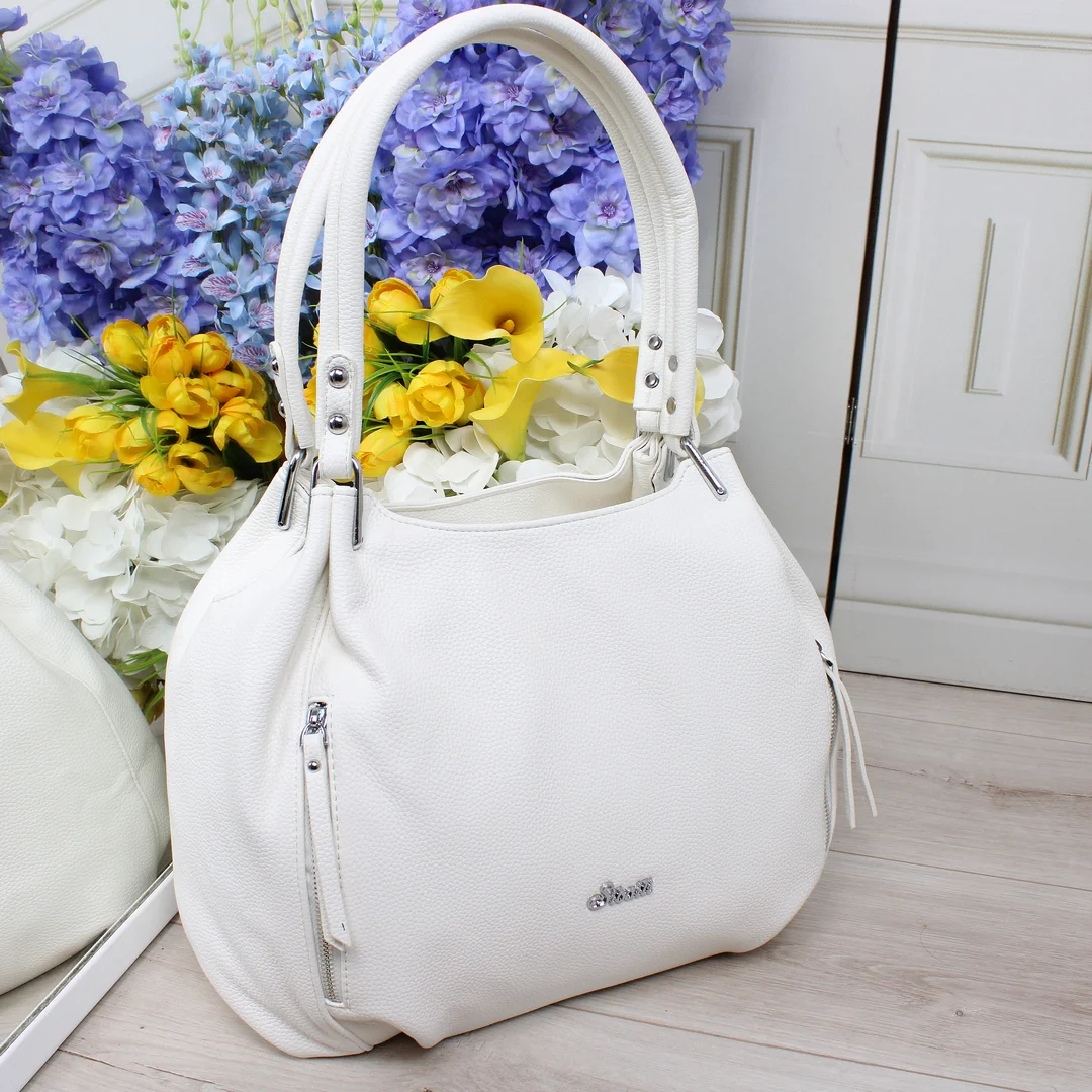 Елегантна сумка-мішок біла з еко-шкіри для літнього гардеробу