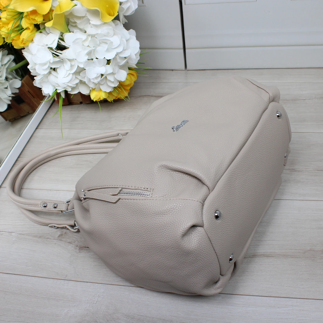 Жіноча сумка-мішок бежева з еко-шкіри для документів А4