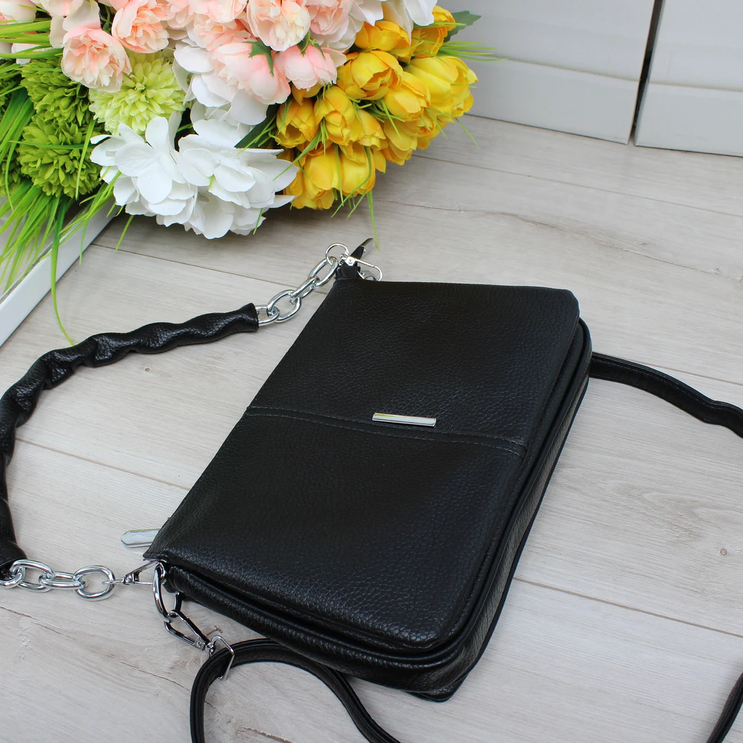 Жіноча ділова крос-боді зі шкірозамінника: Чорна модель для успіху