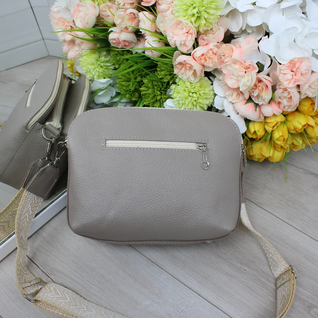 Сумка жіноча через плече кольору капучіно для затишних образів