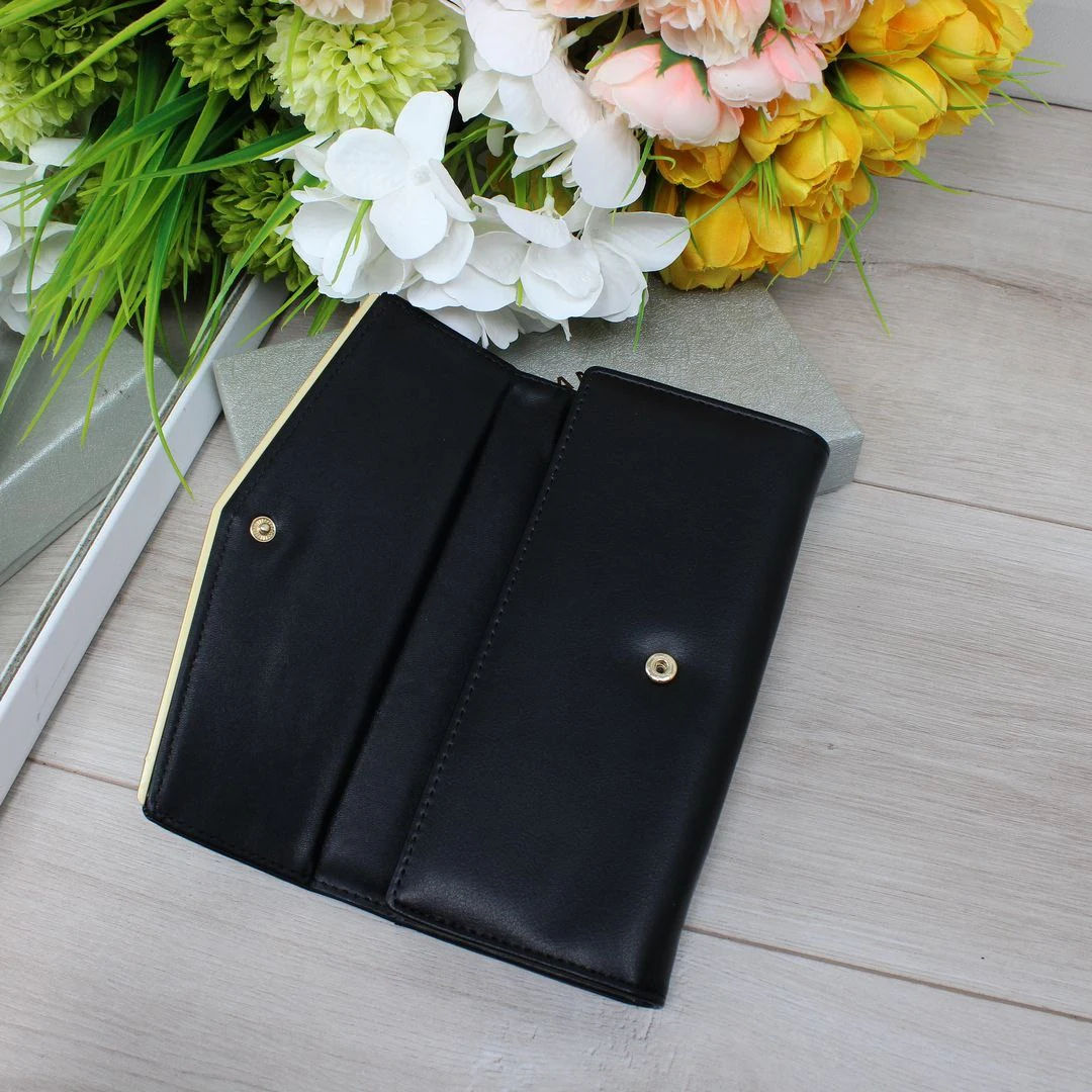 Елегантний жіночий гаманець чорного кольору з екошкіри