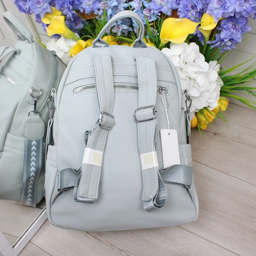 Фісташкова жіноча сумка-рюкзак з еко шкіри: стиль та екологічність