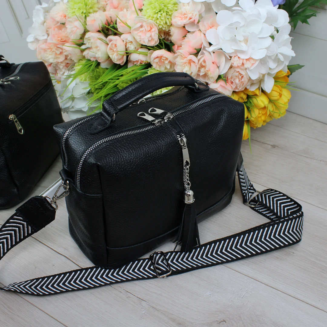 Жіноча сумка-кросбоді для бізнес-леді: елегантна та функціональна