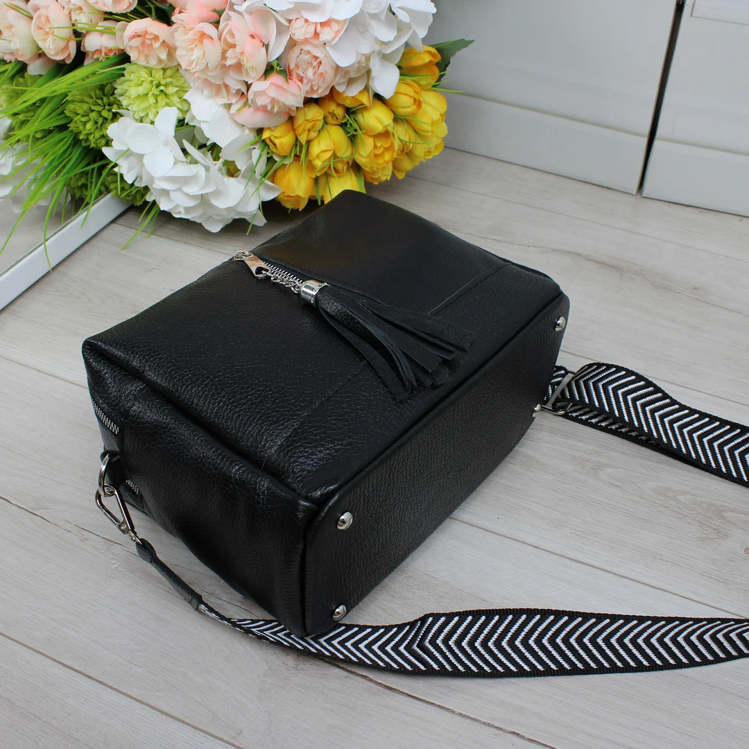 Жіноча сумка-кросбоді для бізнес-леді: елегантна та функціональна