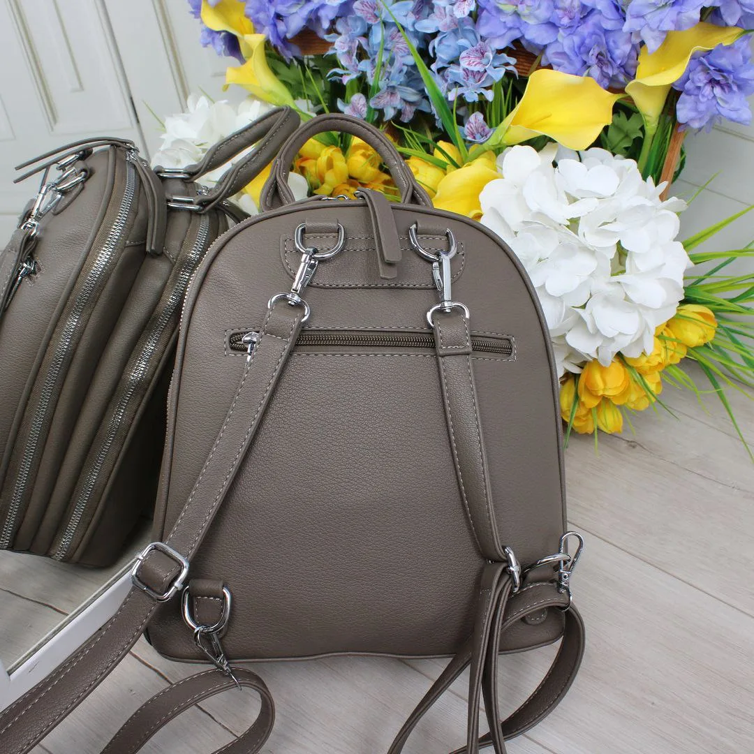 Жіноча сумка-рюкзак кольору капучіно для натхнення та зручності