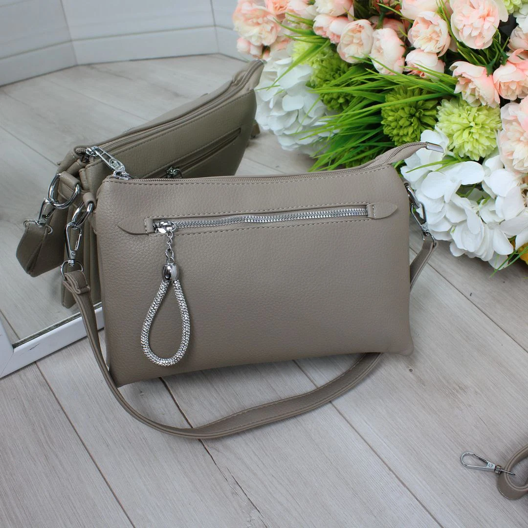 Жіноча сумка крос-боді беж — класика на кожен день