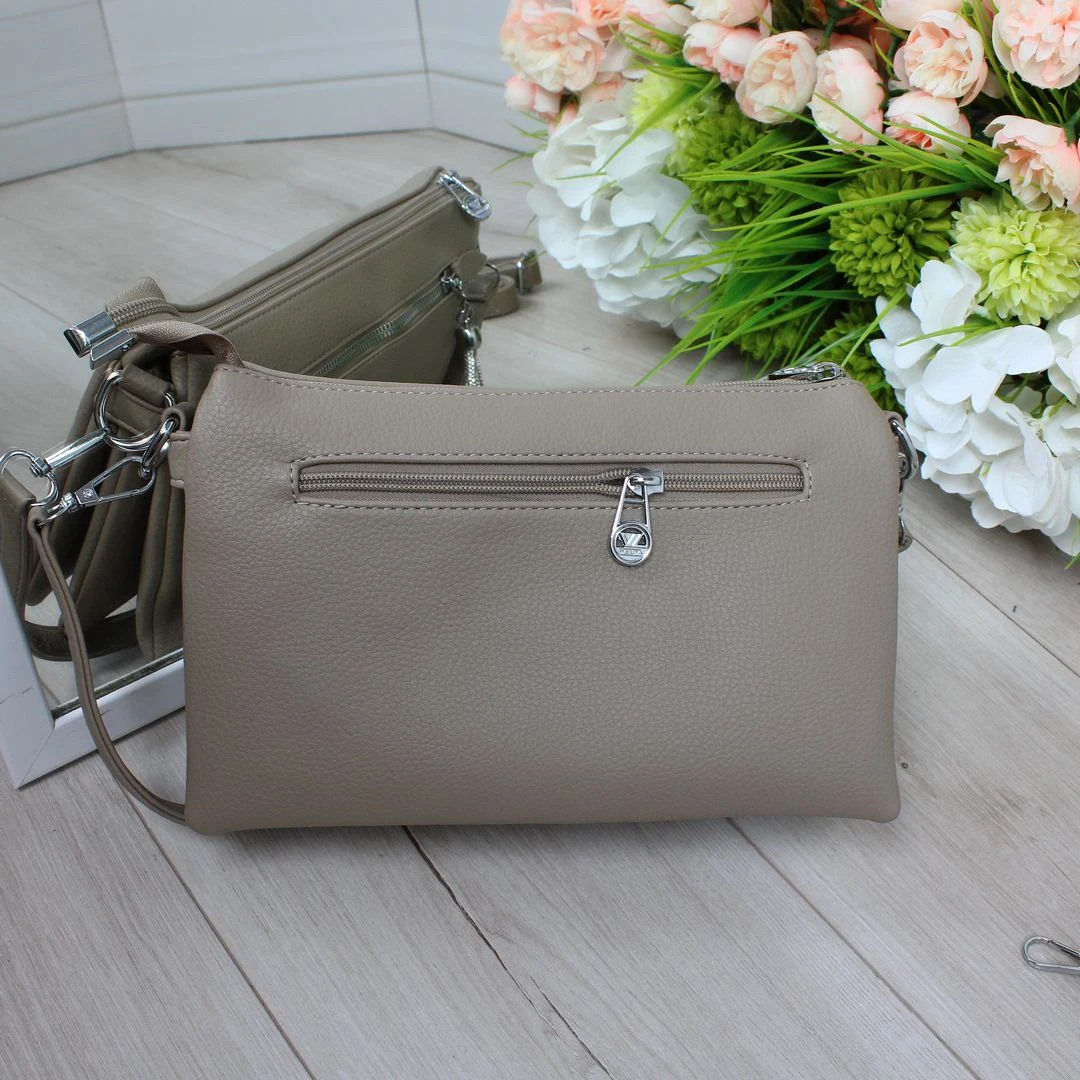 Жіноча сумка крос-боді беж — класика на кожен день