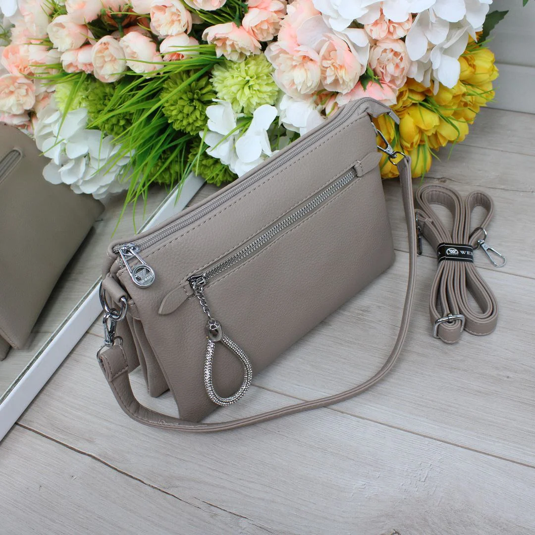 Жіноча сумка крос-боді світло-беж для елегантного образу